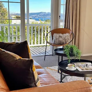 2mins To Lakefront Family Retreat Holiday home